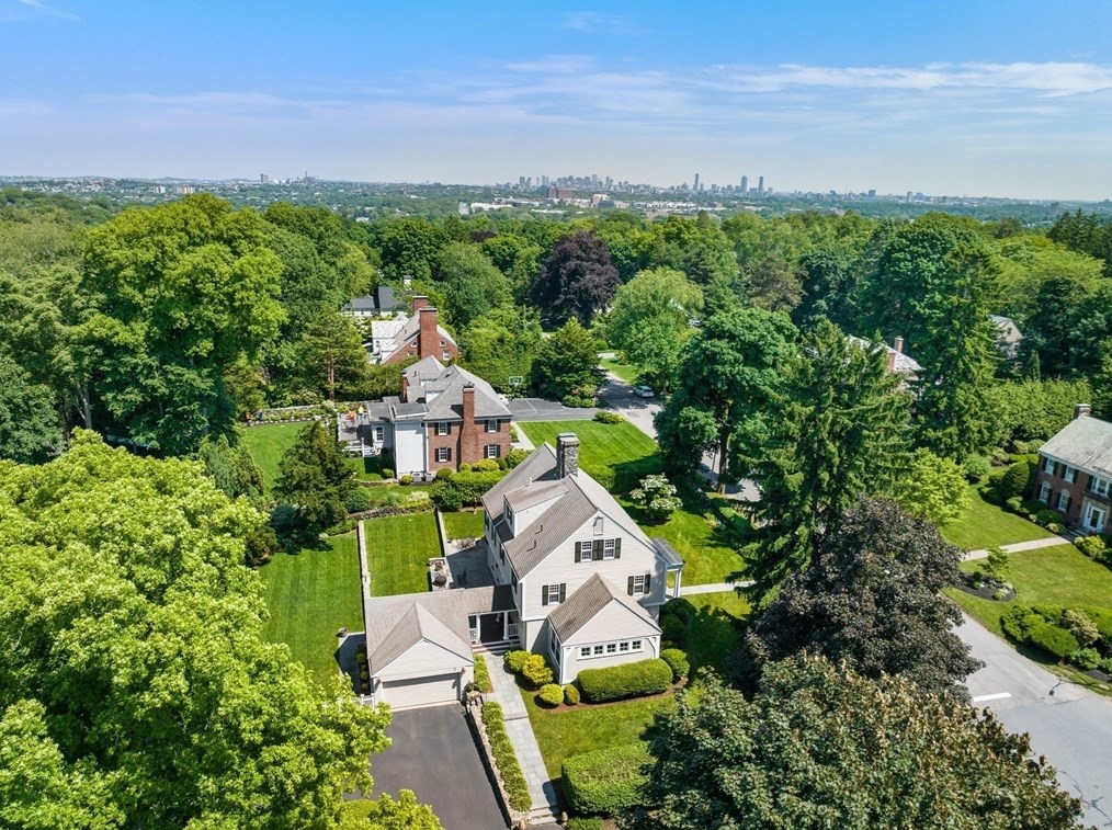 125 Rutledge Rd, Belmont MA 02478-3323 exterior