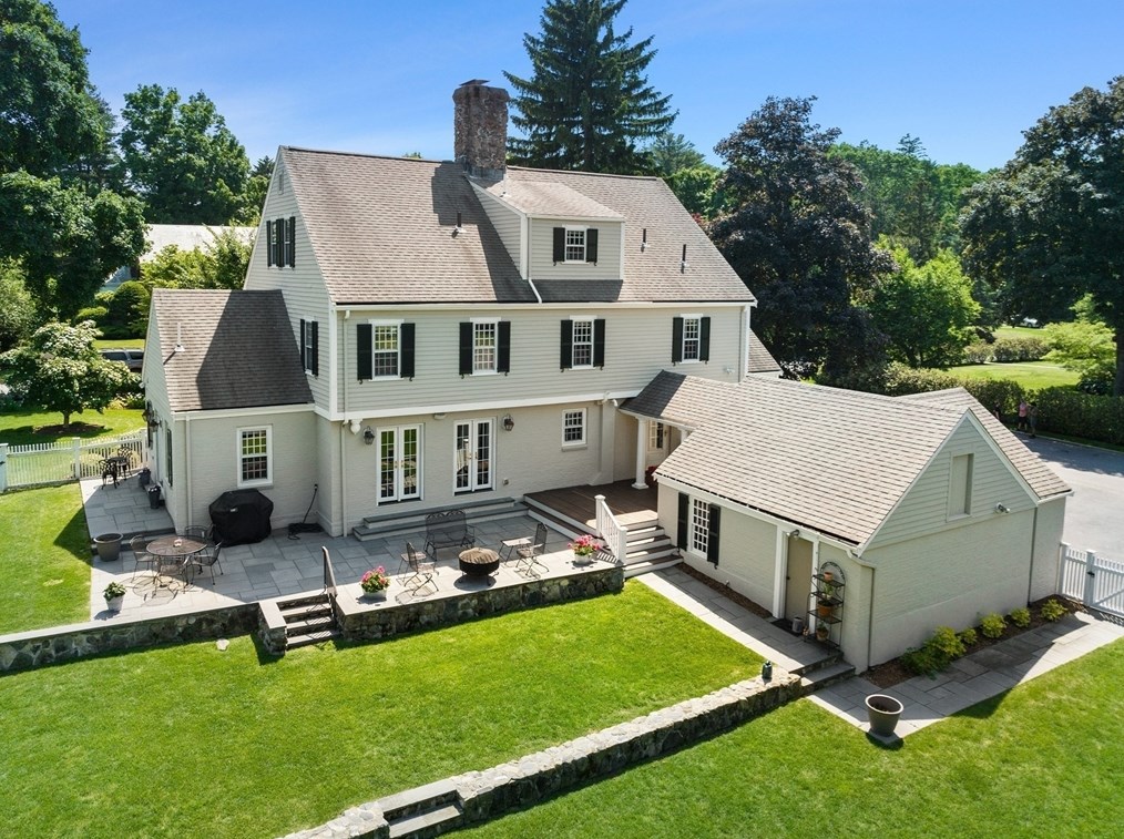 125 Rutledge Rd, Belmont MA 02478-3323 exterior