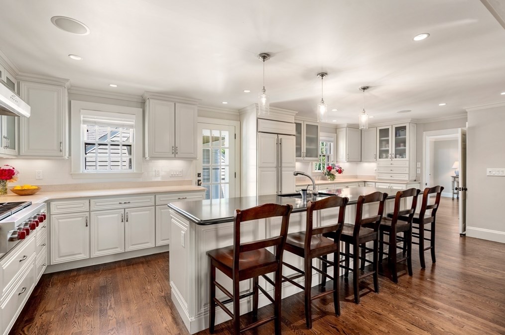 125 Rutledge Rd, Belmont MA 02478-3323 exterior