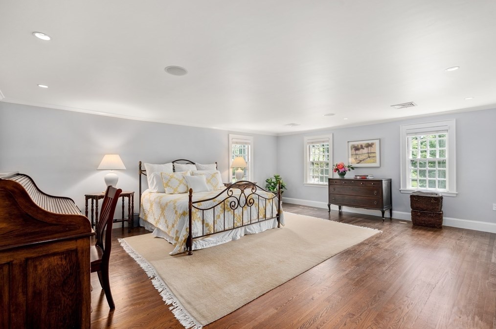 125 Rutledge Rd, Belmont MA 02478-3323 exterior