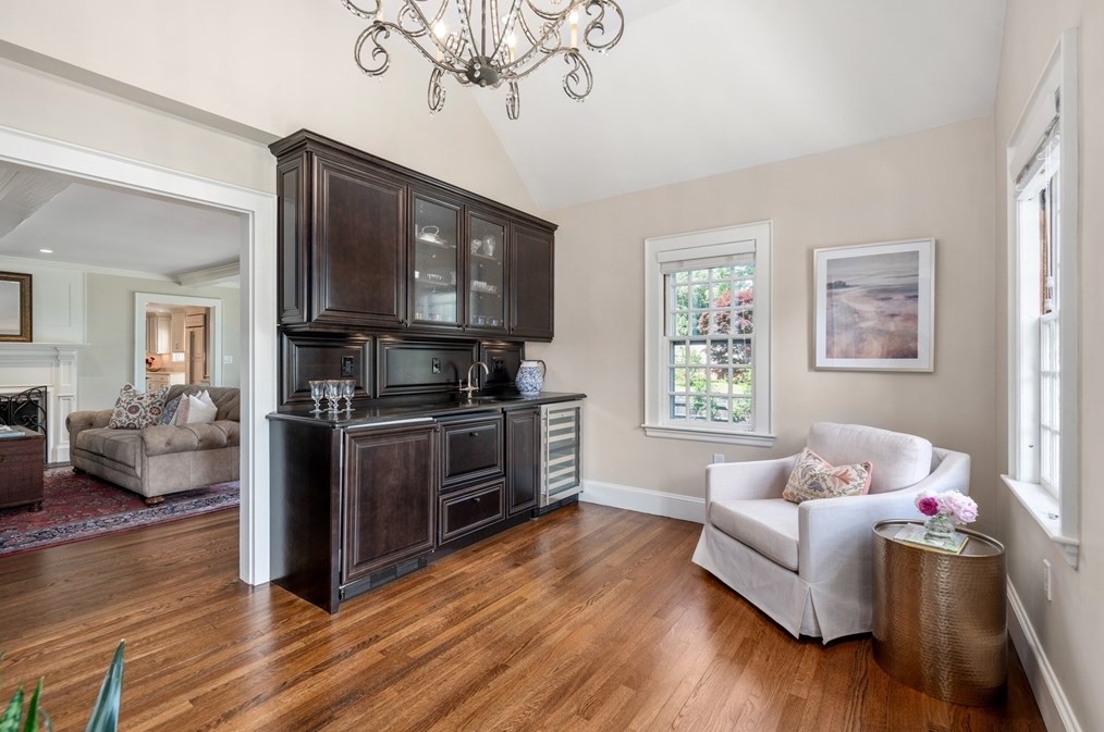 125 Rutledge Rd, Belmont MA 02478-3323 exterior