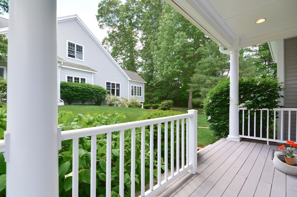 9 Hummock Way, Hudson, MA 01749 exterior