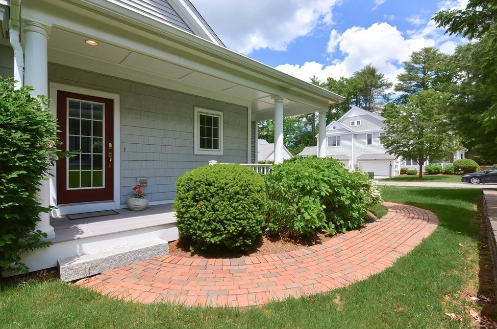 9 Hummock Way, Hudson MA exterior