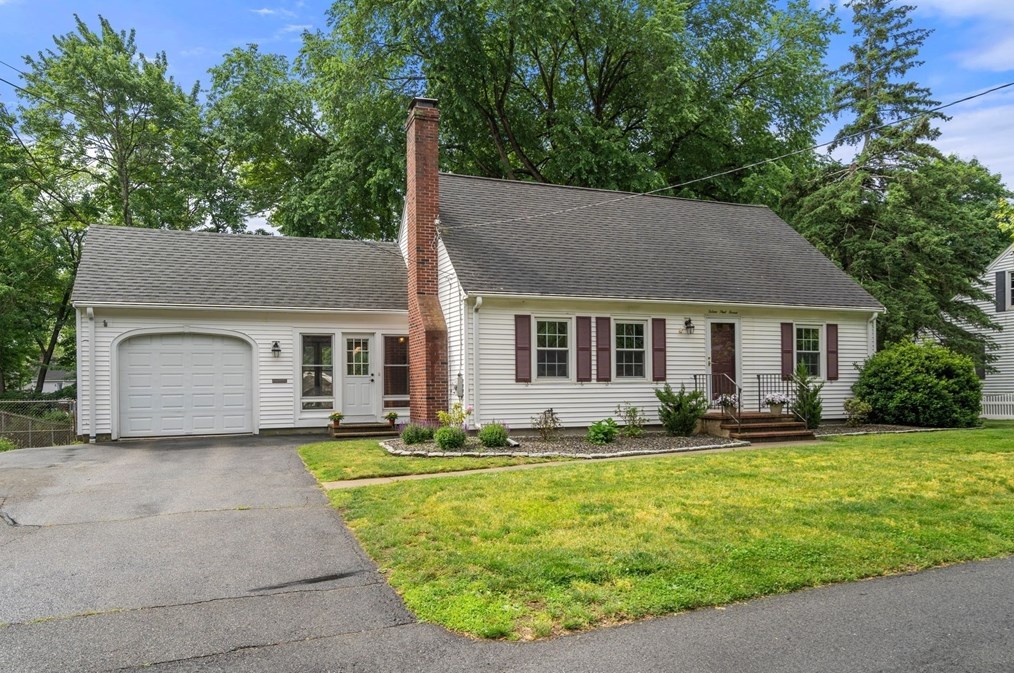 16 Plant Ave, Hudson, MA 01749