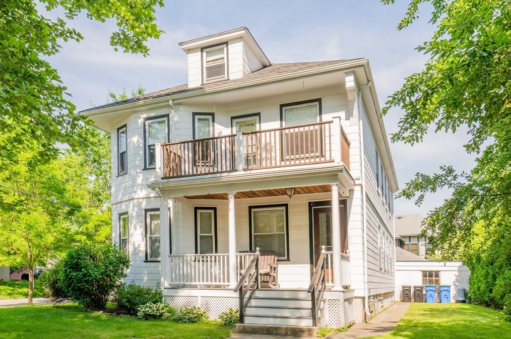 61 Pine St, Belmont, MA 02478