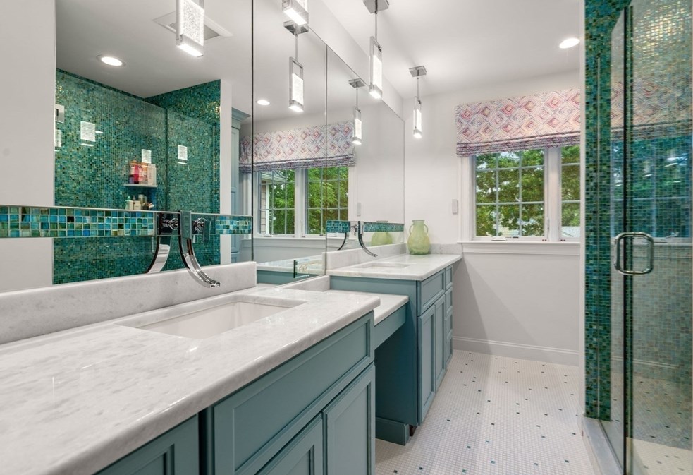 24 Mohawk Rd, Arlington MA 02474-1606 exterior