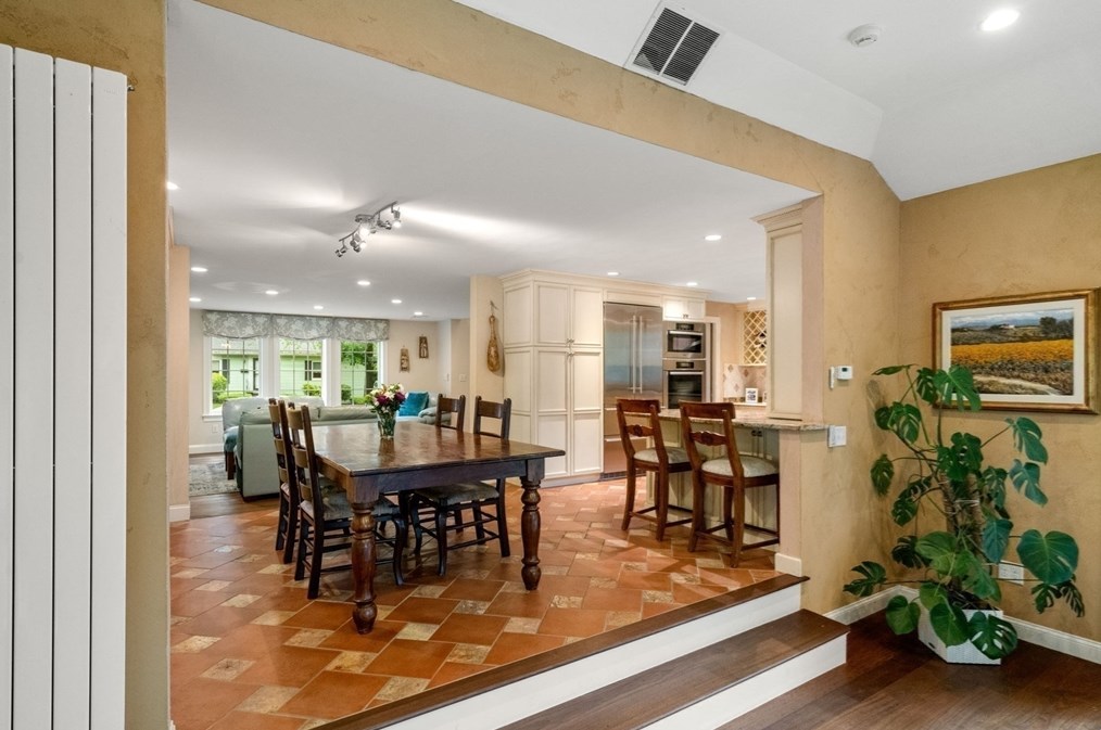 24 Mohawk Rd, Arlington MA 02474-1606 exterior