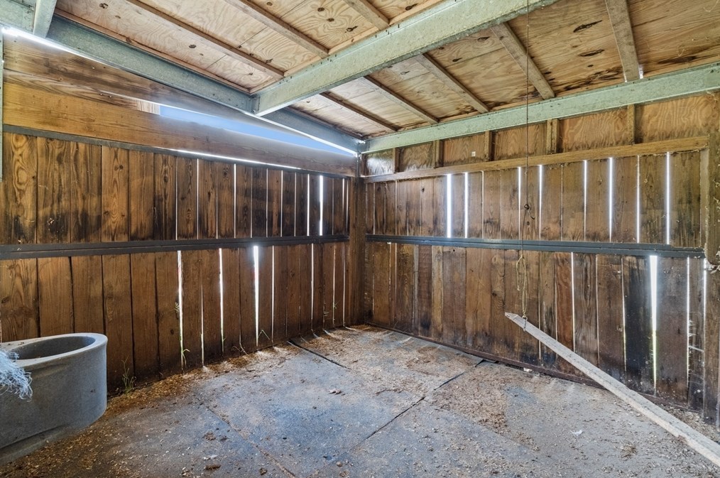 1920 Elm St, Dighton MA 02715-1237 exterior