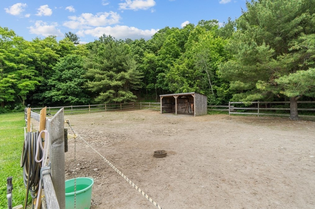 1920 Elm St, Dighton MA 02715-1237 exterior