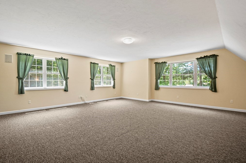 67 Bennetts Rd, Sturbridge MA  01566-1402 exterior