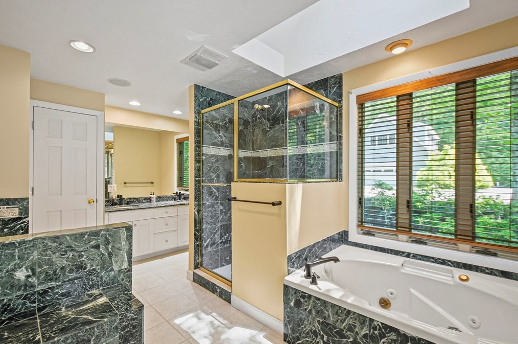 67 Bennetts Rd, Sturbridge MA  01566-1402 exterior