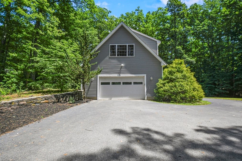 67 Bennetts Rd, Sturbridge MA  01566-1402 exterior