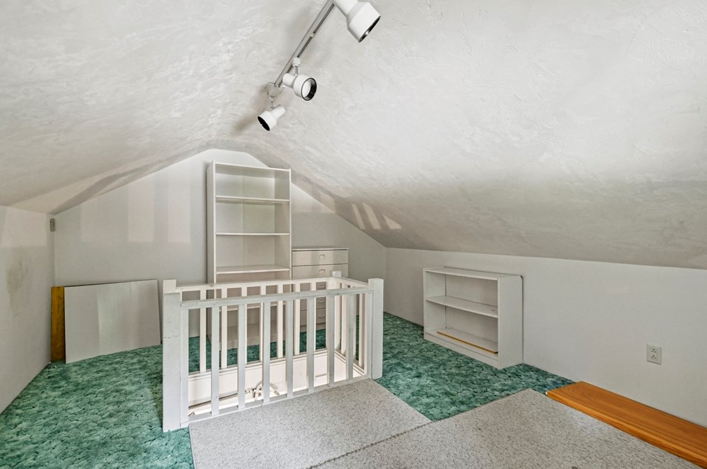 67 Bennetts Rd, Sturbridge MA  01566-1402 exterior