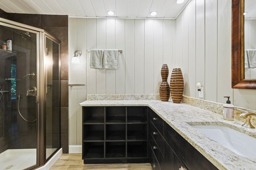 67 Bennetts Rd, Sturbridge MA  01566-1402 exterior