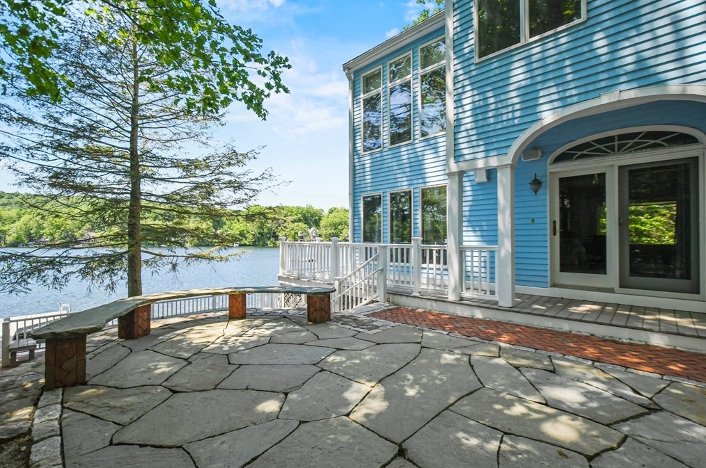 67 Bennetts Rd, Sturbridge MA  01566-1402 exterior