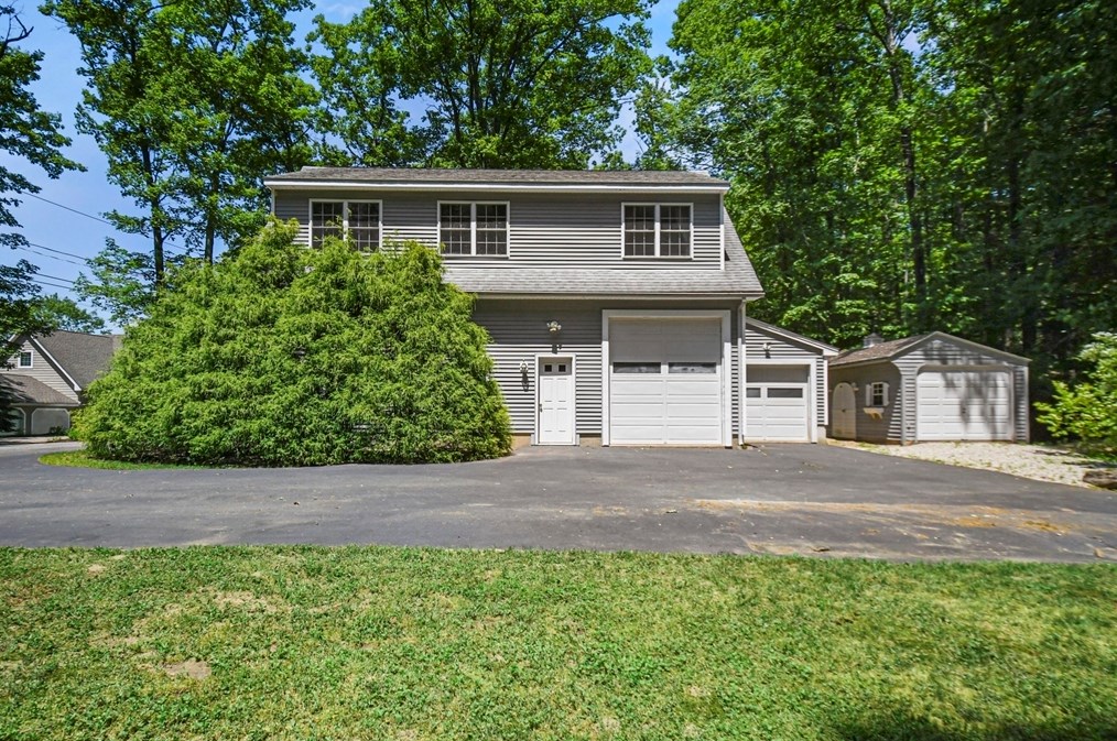 67 Bennetts Rd, Sturbridge MA  01566-1402 exterior