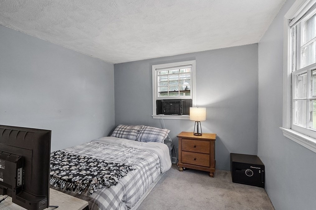 16 Geiger Dr, Tewksbury MA 01876-2307 exterior