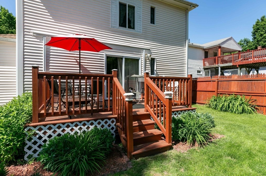 12 Upland Ave, Webster MA 01570-2342 exterior