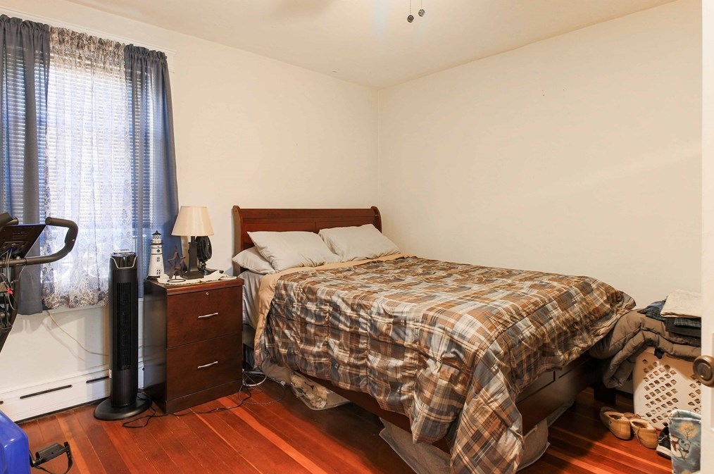 12 Upland Ave, Webster MA 01570-2342 exterior