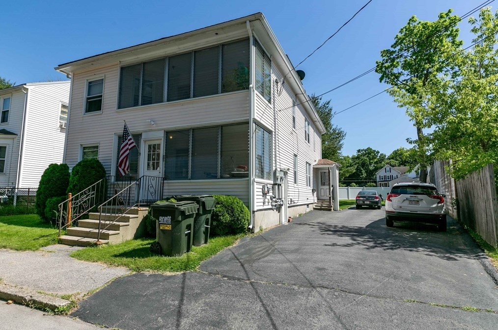 12 Upland Ave, Webster, MA 01570 exterior