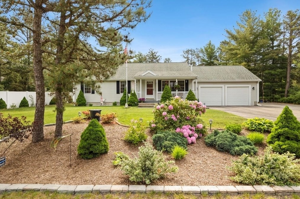 289 Charge Pond Rd, Wareham, MA 02571