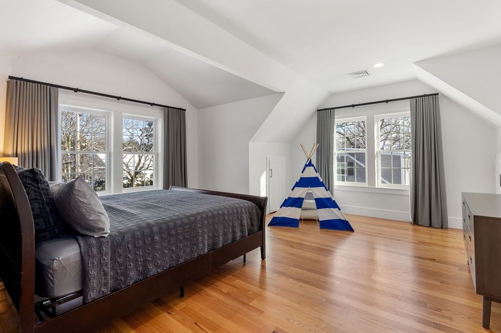 148 Lexington St, Newton MA 02466-1307 exterior