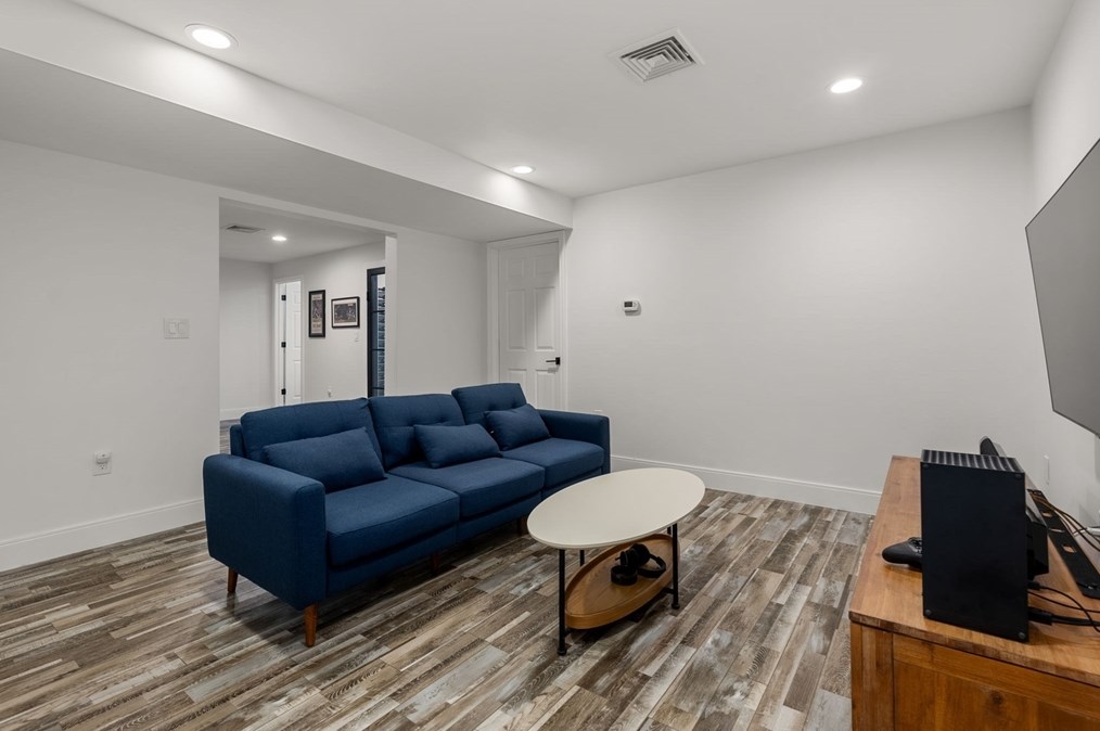 148 Lexington St, Newton MA 02466-1307 exterior