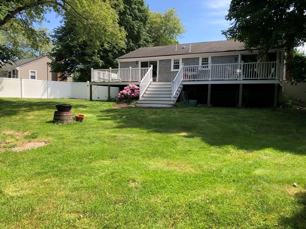 8 Eel Riv Cir, Plymouth MA 02360 exterior