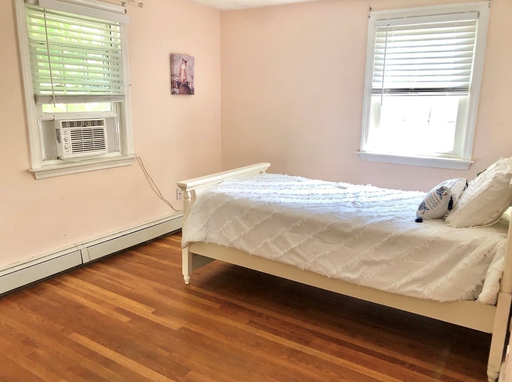 8 Eel Riv Cir, Plymouth MA 02360 exterior