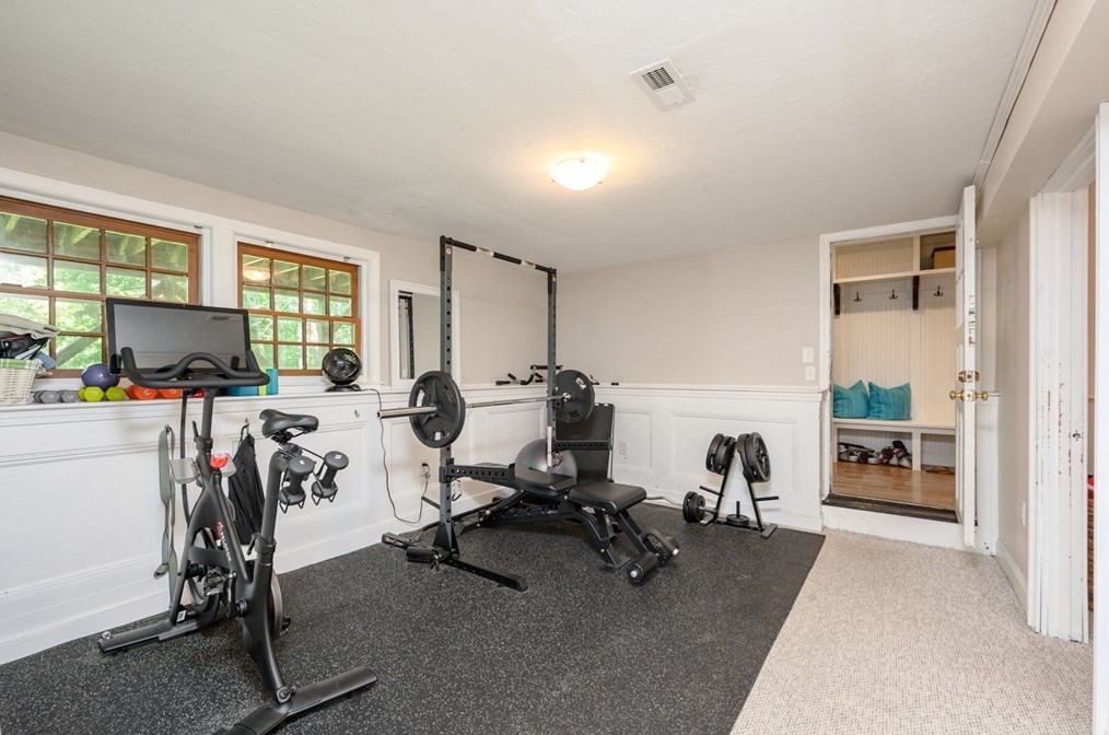 75 Popes Ln, Hingham MA 02043-2902 exterior