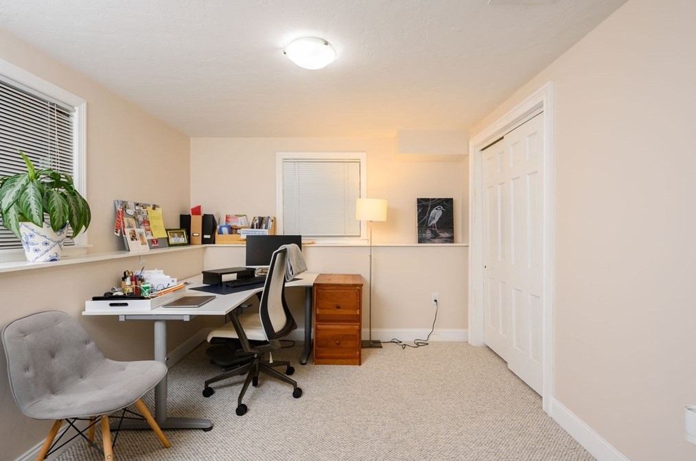 75 Popes Ln, Hingham MA 02043-2902 exterior