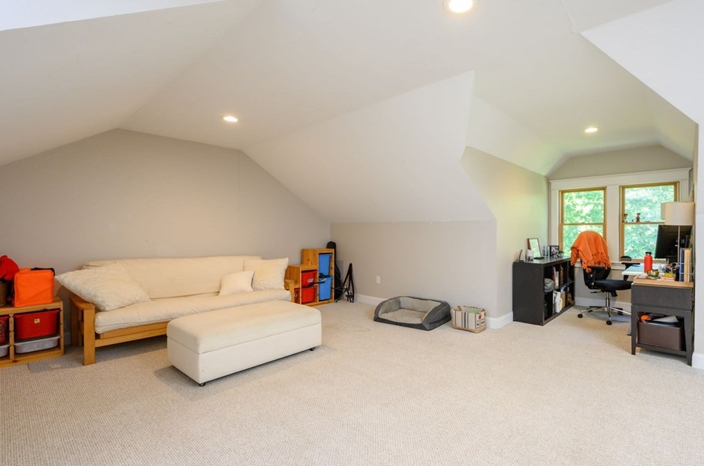 75 Popes Ln, Hingham MA 02043-2902 exterior