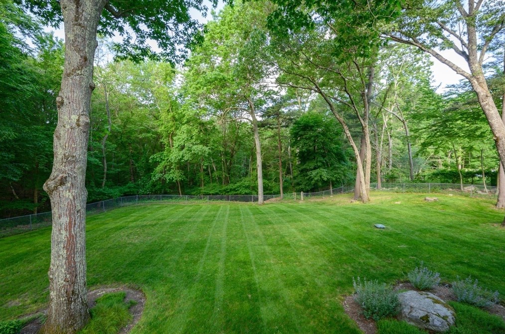 75 Popes Ln, Hingham MA 02043-2902 exterior