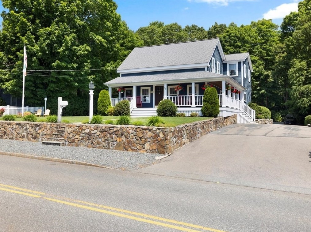 92 E High St, Avon, MA 02322