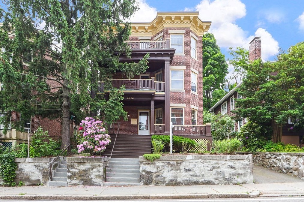 88 Walnut St, Brookline MA  02445-7748 exterior