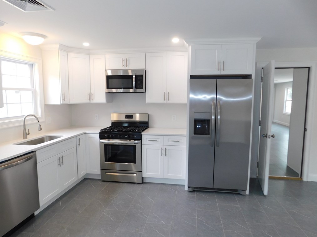 115 Winthrop St, Rehoboth MA 02769-2605 exterior