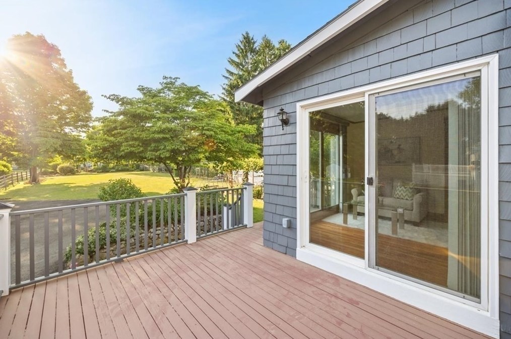 36 Broadway, Stoughton MA 02072-3006 exterior