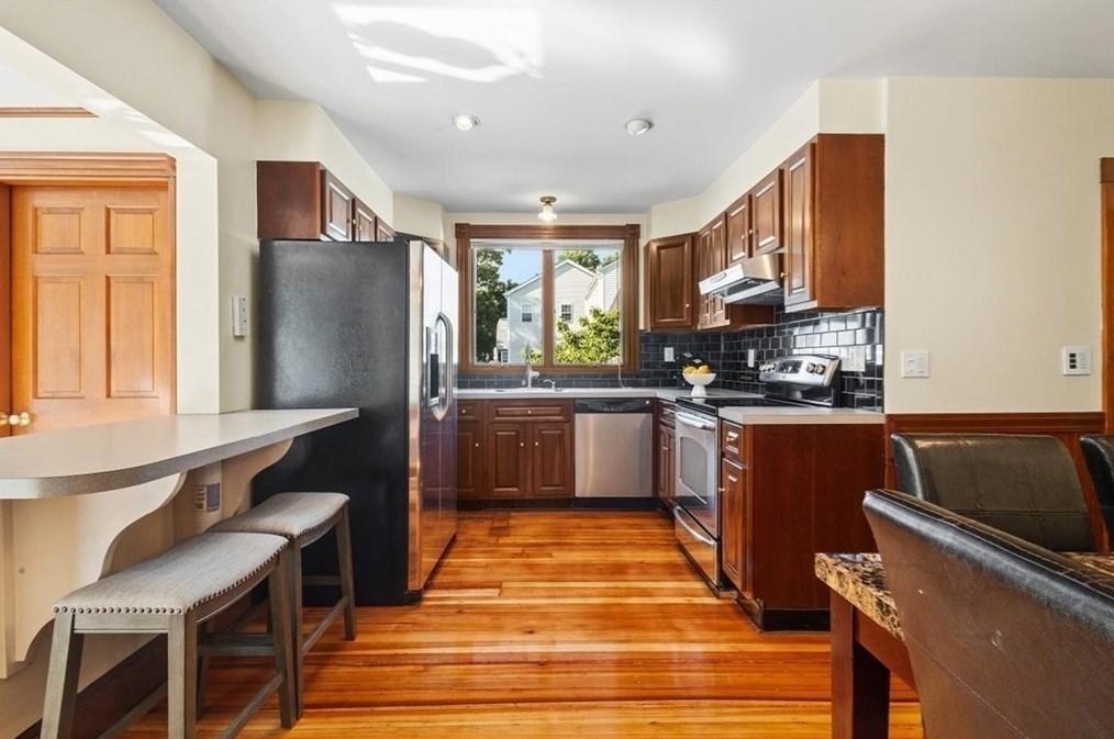 36 Broadway, Stoughton MA 02072-3006 exterior