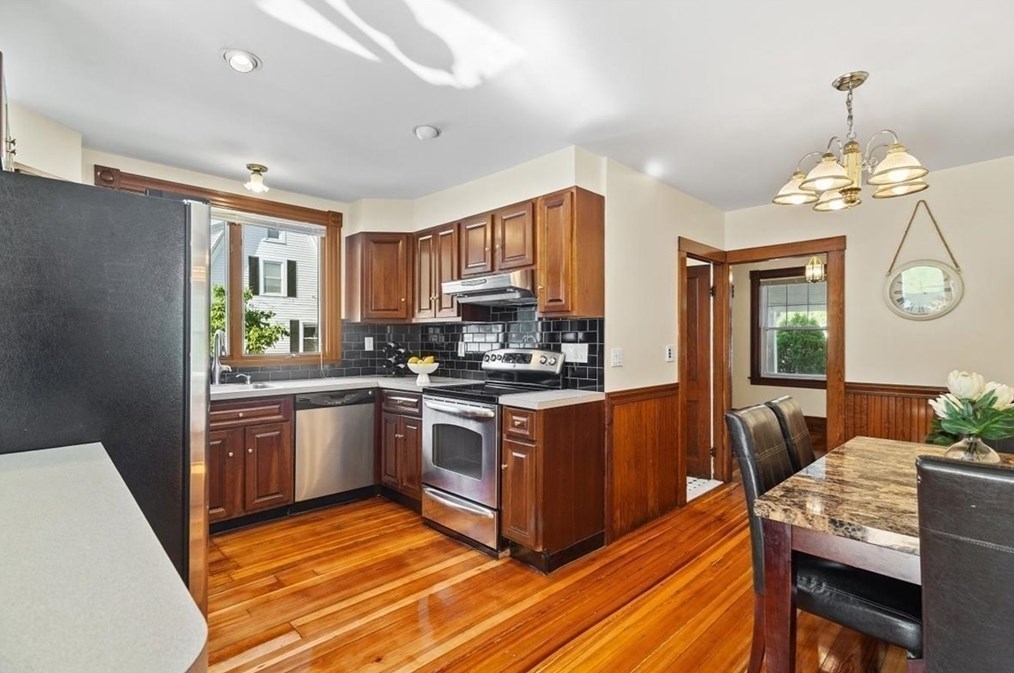 36 Broadway, Stoughton MA 02072-3006 exterior