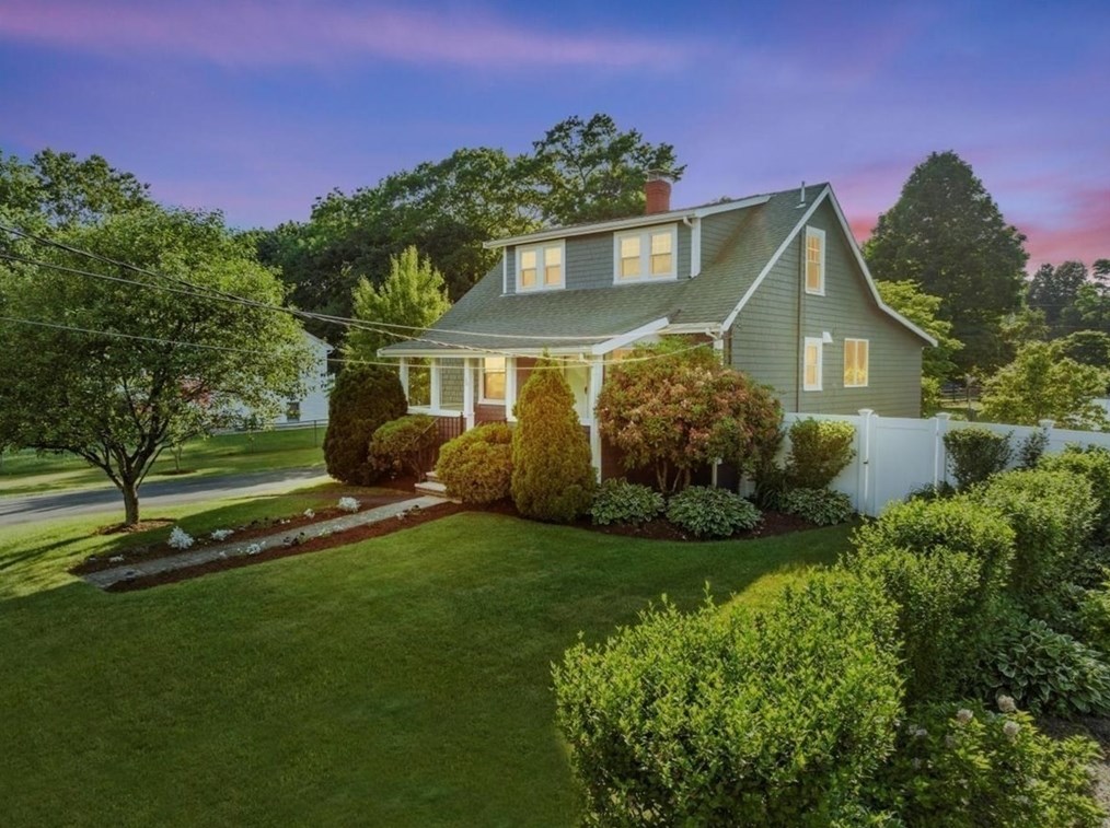 36 Broadway, Stoughton MA 02072-3006 exterior