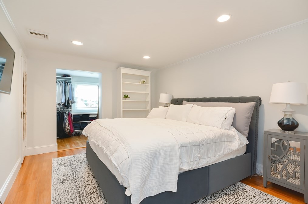 1133 Brook Rd, Milton MA  02186-4117 exterior