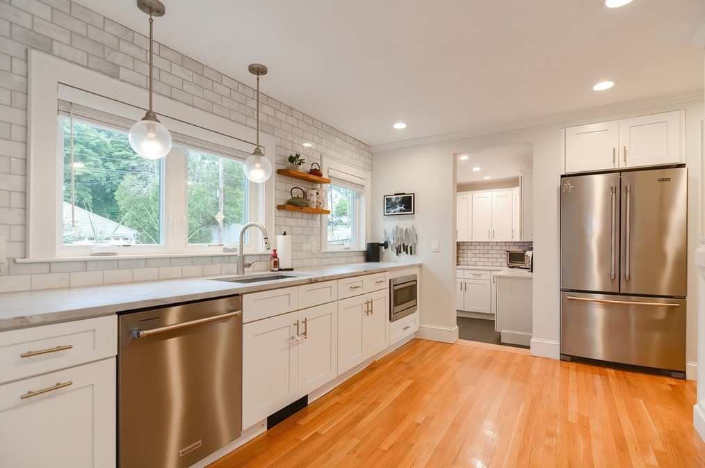 1133 Brook Rd, Milton MA  02186-4117 exterior