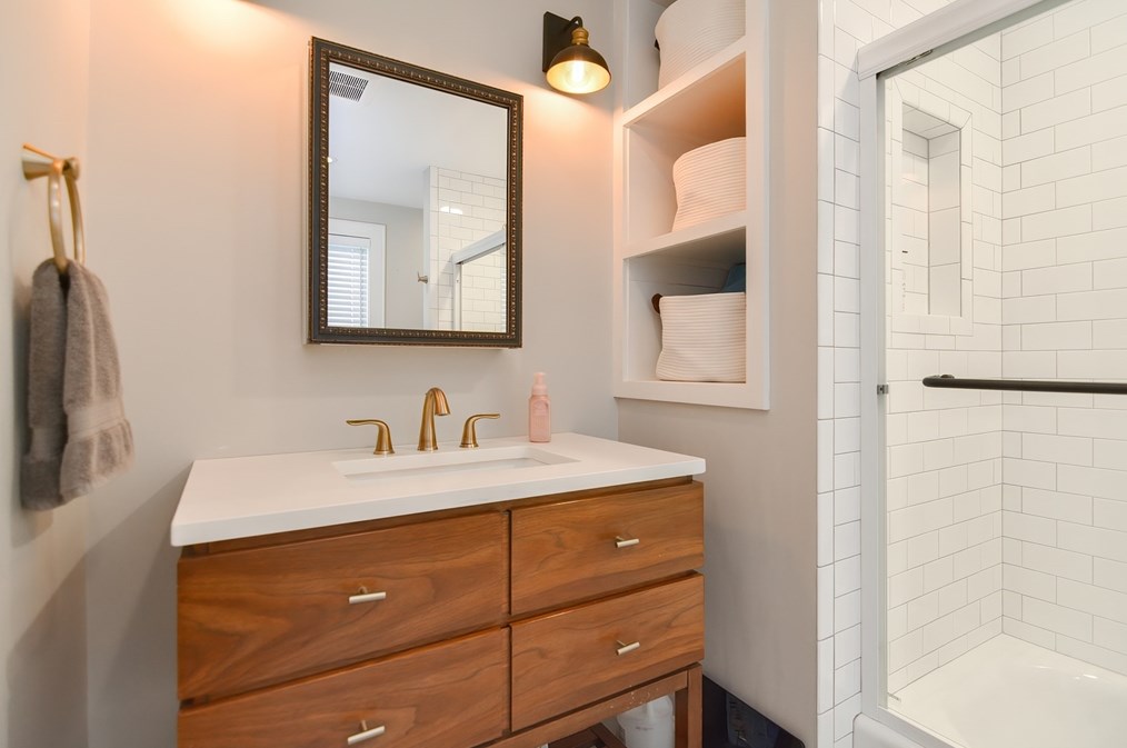 1133 Brook Rd, Milton MA  02186-4117 exterior