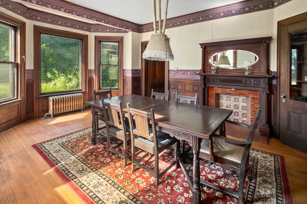 187 Howard St, West Bridgewater MA 02379-1710 exterior