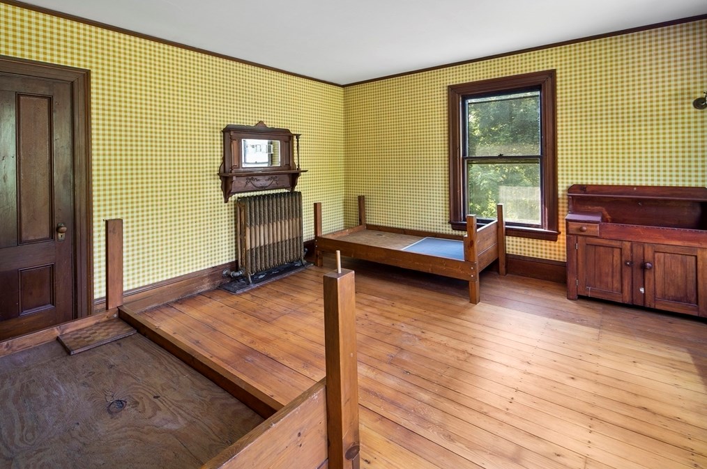 187 Howard St, West Bridgewater MA 02379-1710 exterior