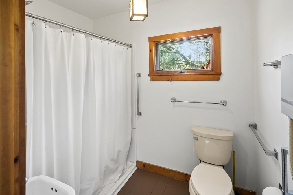 187 Howard St, West Bridgewater MA 02379-1710 exterior