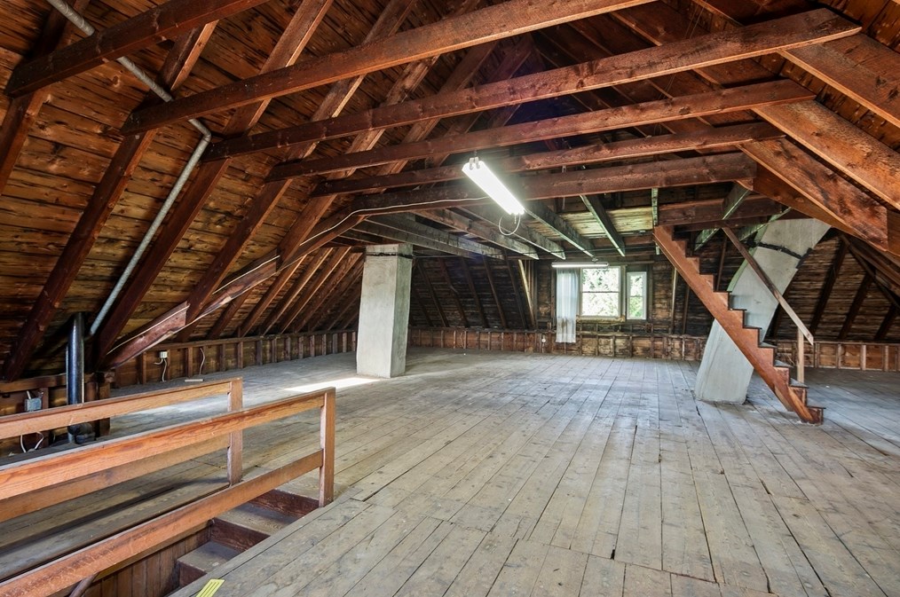 187 Howard St, West Bridgewater MA 02379-1710 exterior