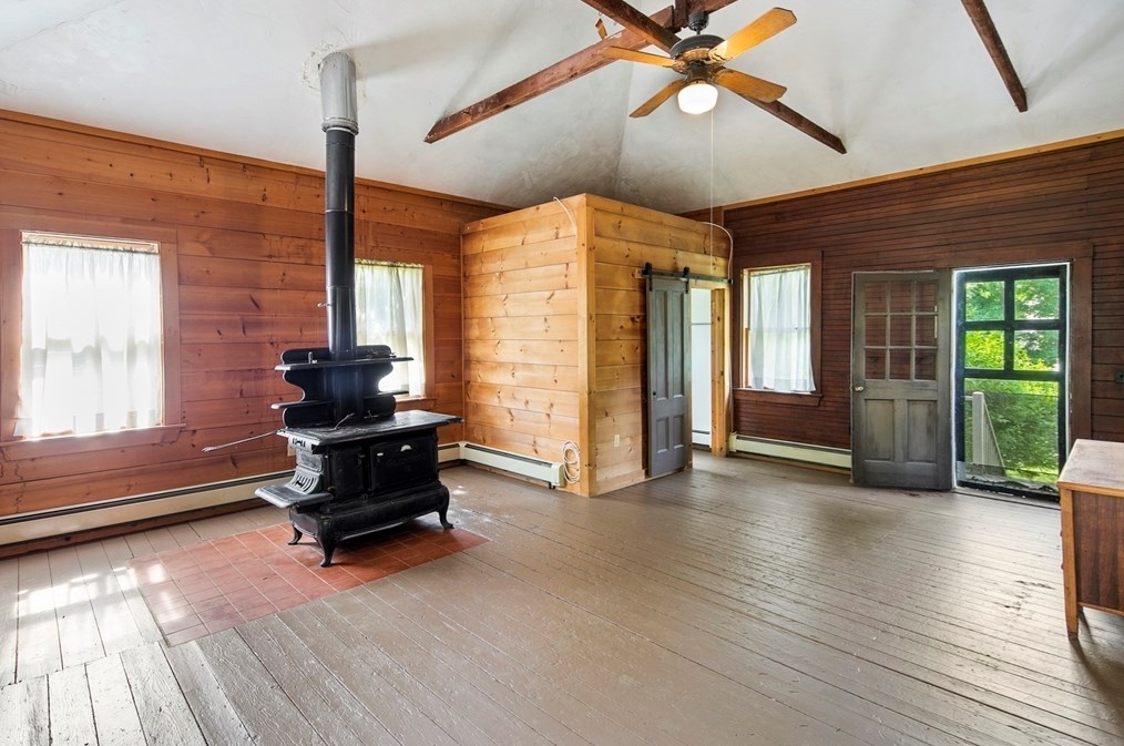 187 Howard St, West Bridgewater MA 02379-1710 exterior