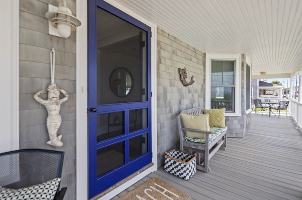 72 B St, Hull MA  02045-1941 exterior