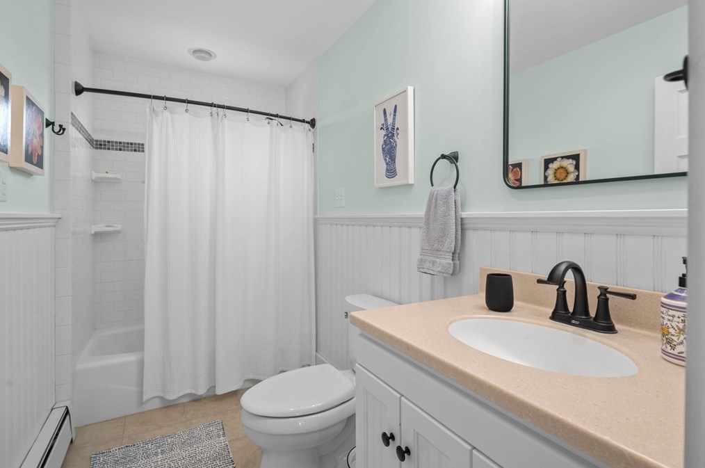 72 B St, Hull MA  02045-1941 exterior